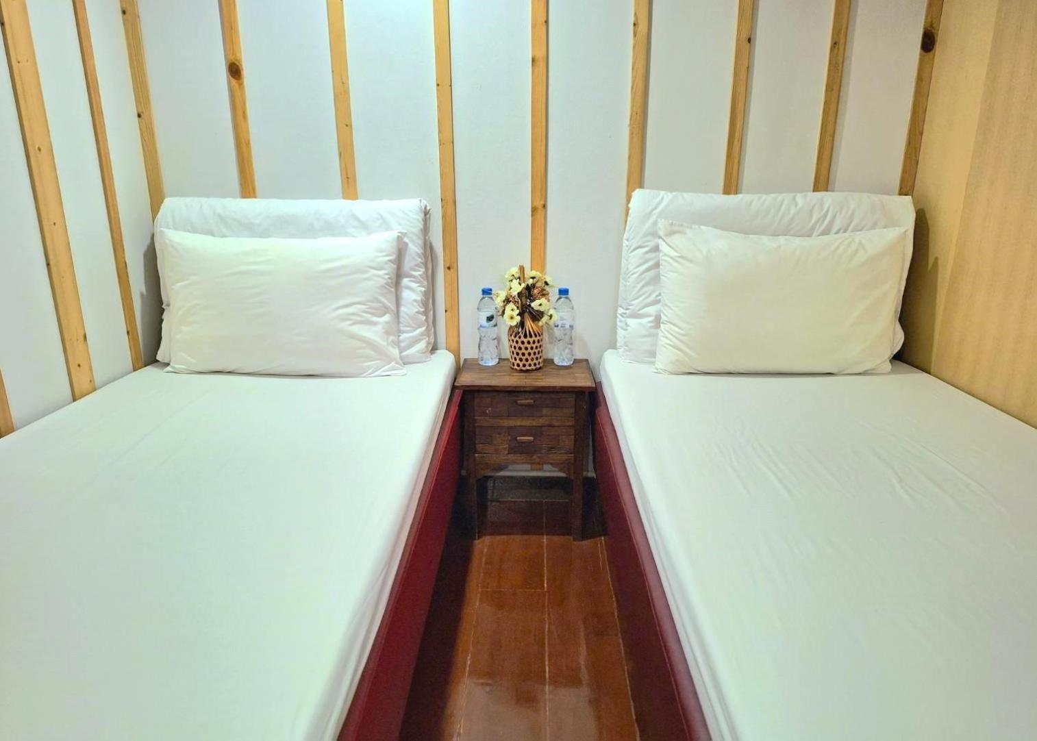 Check-In My Hostel Bangkok Buitenkant foto